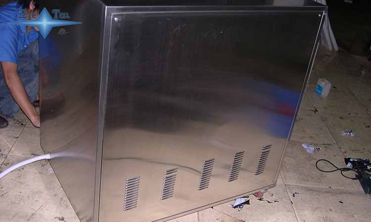 超聲波清洗機對于鋰電池轉接頭上的清洗 超聲波清洗機對于鋰電池轉接頭上的清洗