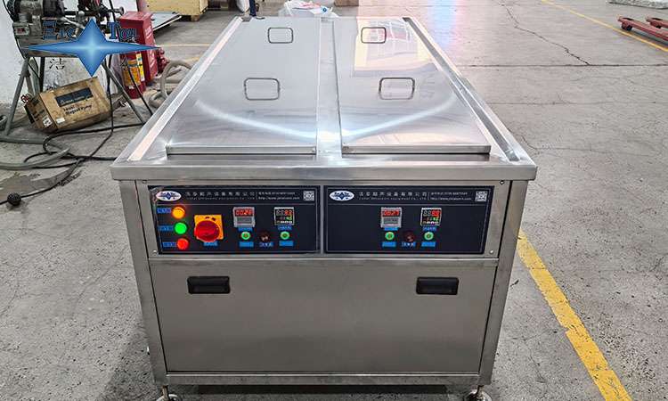 超聲波清洗機(jī)的機(jī)油選擇:類型、特性與應(yīng)用指南 超聲波清洗機(jī)的機(jī)油選擇:類型、特性與應(yīng)用指南